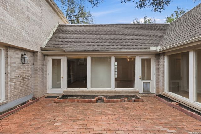 484 E OLMOS DR, Olmos Park, TX 78212