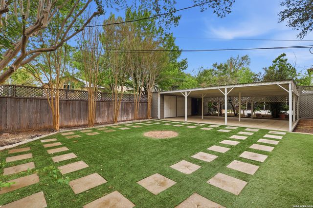 484 E OLMOS DR, Olmos Park, TX 78212