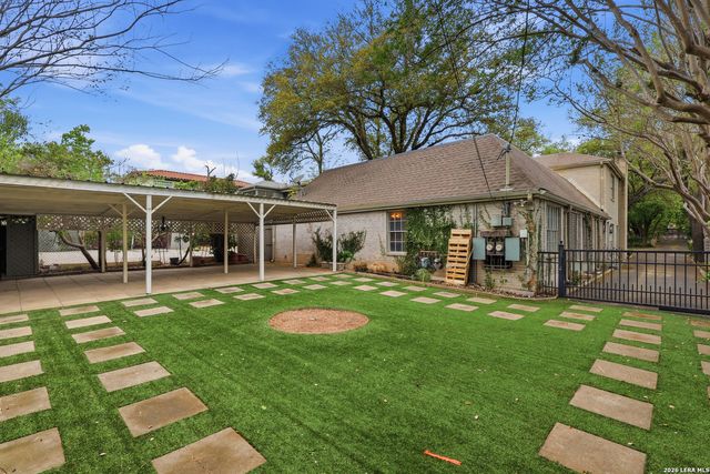 484 E OLMOS DR, Olmos Park, TX 78212