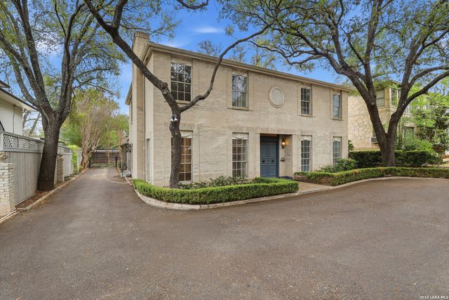 484 E OLMOS DR, Olmos Park, TX 78212