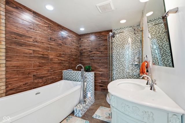 13967 Hawkstone Drive, Fishers, IN 46040