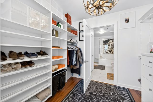 900 20th Ave S Apt 1305, Nashville, TN 37212