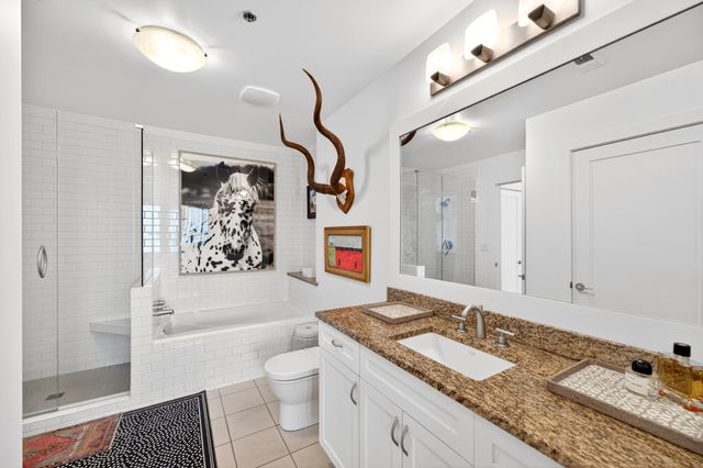 900 20th Ave S Apt 1305, Nashville, TN 37212