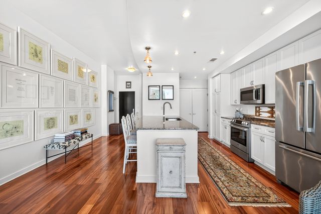 900 20th Ave S Apt 1305, Nashville, TN 37212