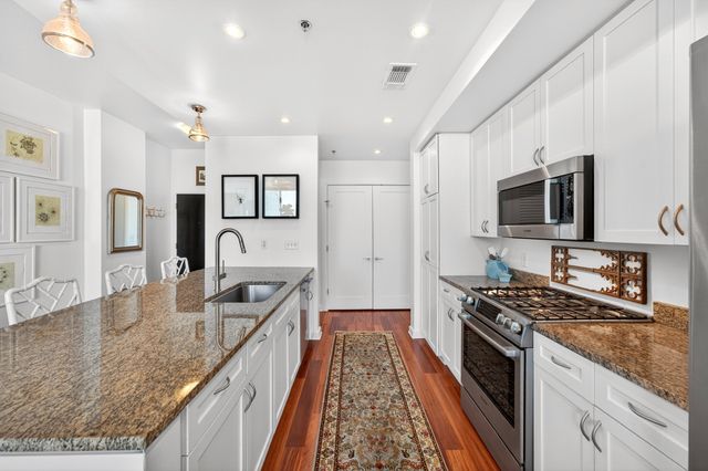 900 20th Ave S Apt 1305, Nashville, TN 37212