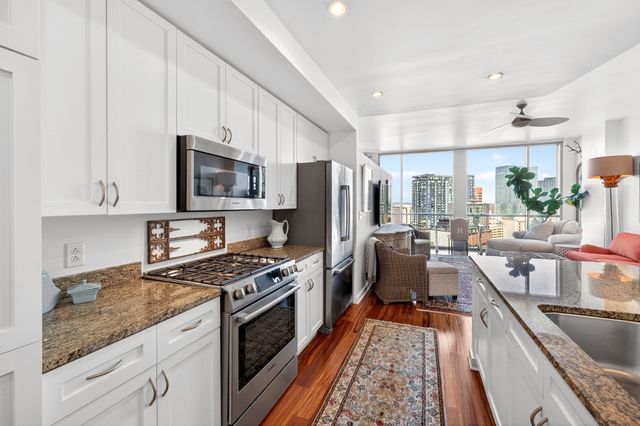 900 20th Ave S Apt 1305, Nashville, TN 37212