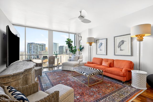 900 20th Ave S Apt 1305, Nashville, TN 37212