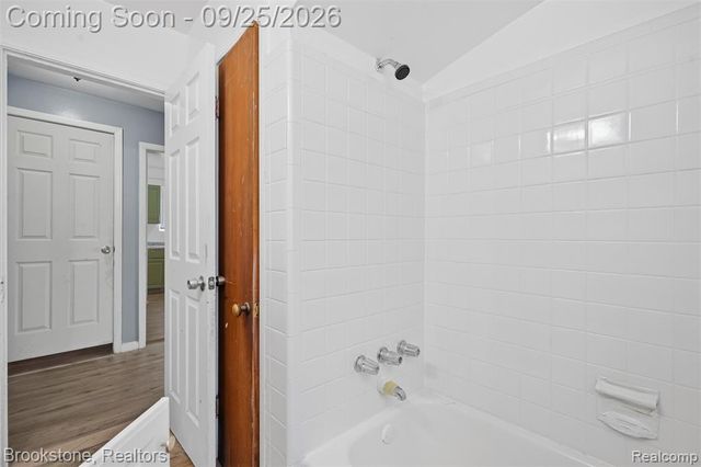 18010 Lesure Street, Detroit, MI 48235