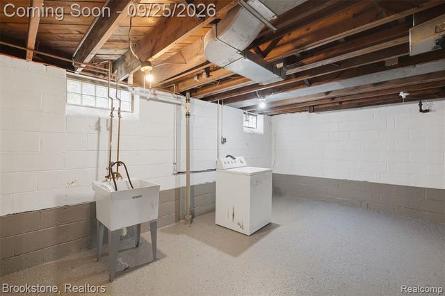 18010 Lesure Street, Detroit, MI 48235