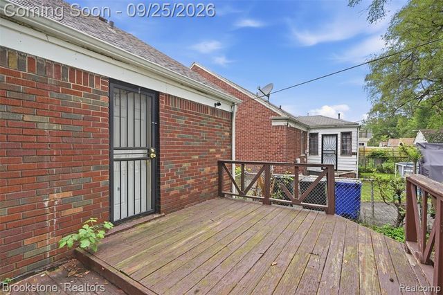 18010 Lesure Street, Detroit, MI 48235