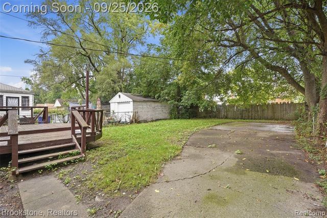 18010 Lesure Street, Detroit, MI 48235