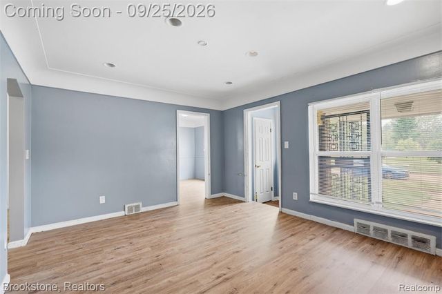 18010 Lesure Street, Detroit, MI 48235
