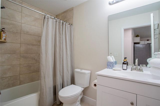1202 S DEWEY STREET, Eustis, FL 32726