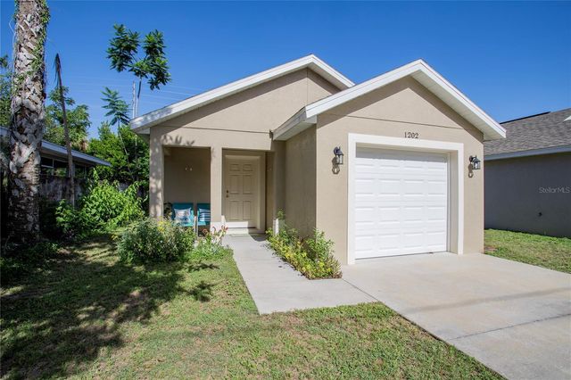 1202 S DEWEY STREET, Eustis, FL 32726
