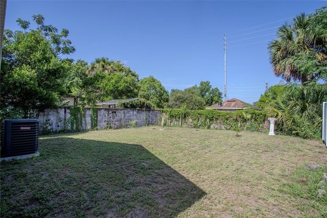1202 S DEWEY STREET, Eustis, FL 32726