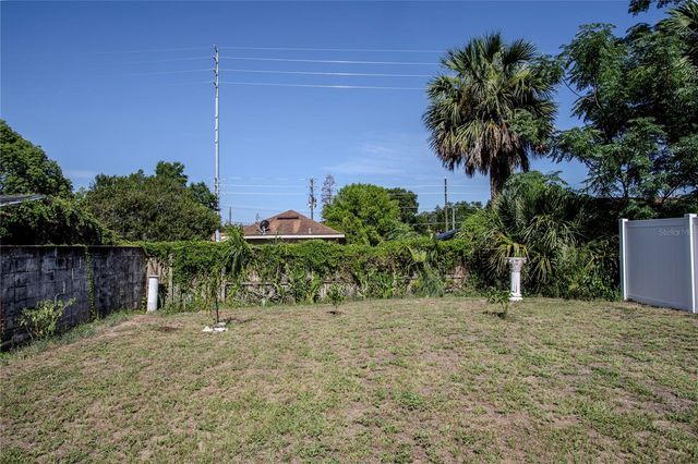 1202 S DEWEY STREET, Eustis, FL 32726