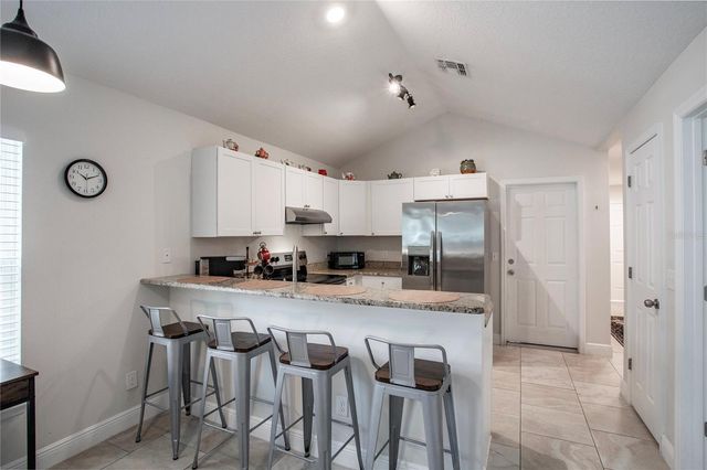 1202 S DEWEY STREET, Eustis, FL 32726