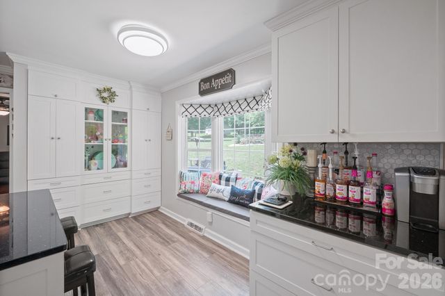435 W Central Avenue, Mount Holly, NC 28120