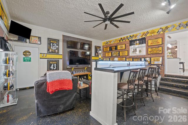 435 W Central Avenue, Mount Holly, NC 28120