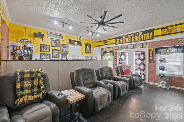 435 W Central Avenue, Mount Holly, NC 28120