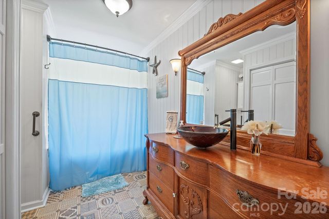 435 W Central Avenue, Mount Holly, NC 28120