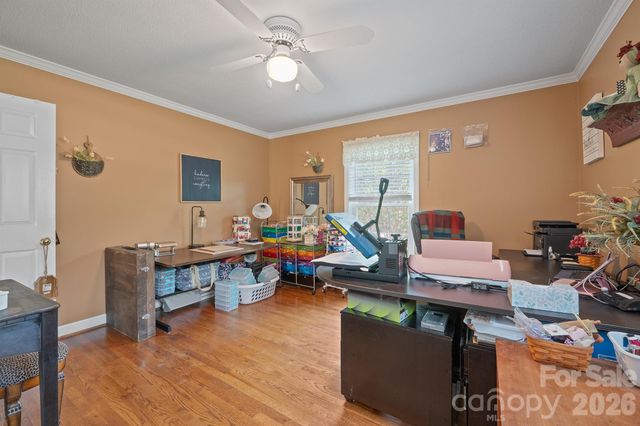 435 W Central Avenue, Mount Holly, NC 28120