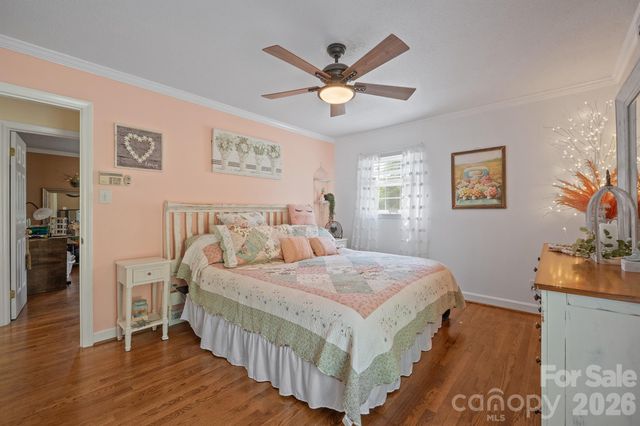 435 W Central Avenue, Mount Holly, NC 28120