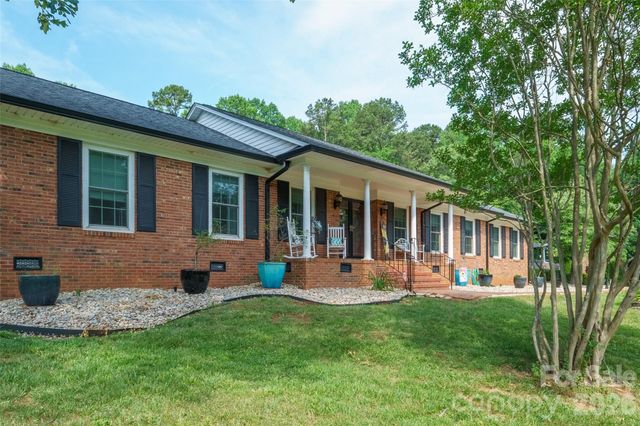 435 W Central Avenue, Mount Holly, NC 28120