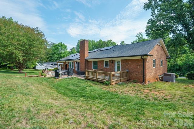 435 W Central Avenue, Mount Holly, NC 28120