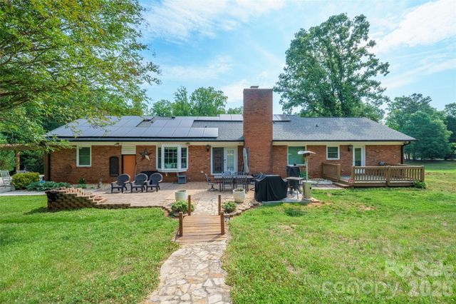 435 W Central Avenue, Mount Holly, NC 28120