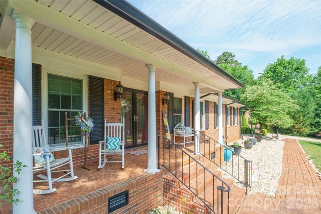435 W Central Avenue, Mount Holly, NC 28120