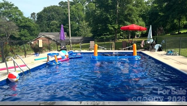 435 W Central Avenue, Mount Holly, NC 28120