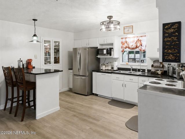 334 7TH Way, Interlachen, FL 32148