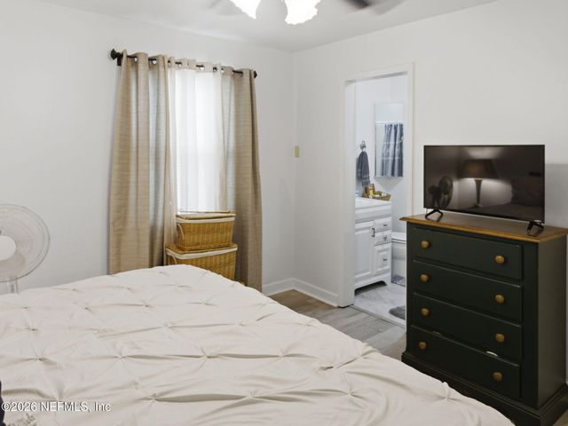 334 7TH Way, Interlachen, FL 32148