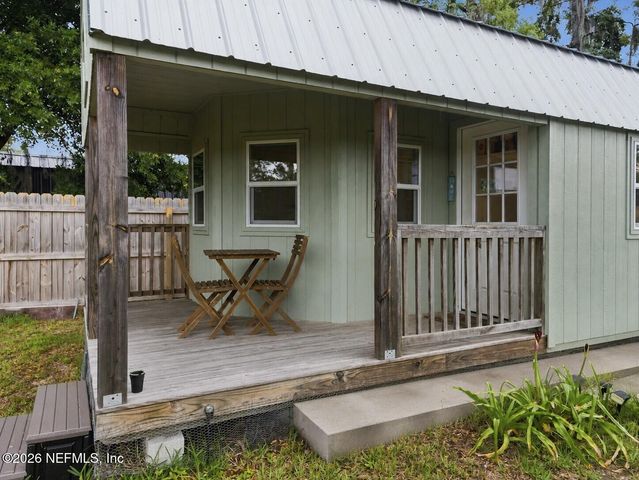 334 7TH Way, Interlachen, FL 32148
