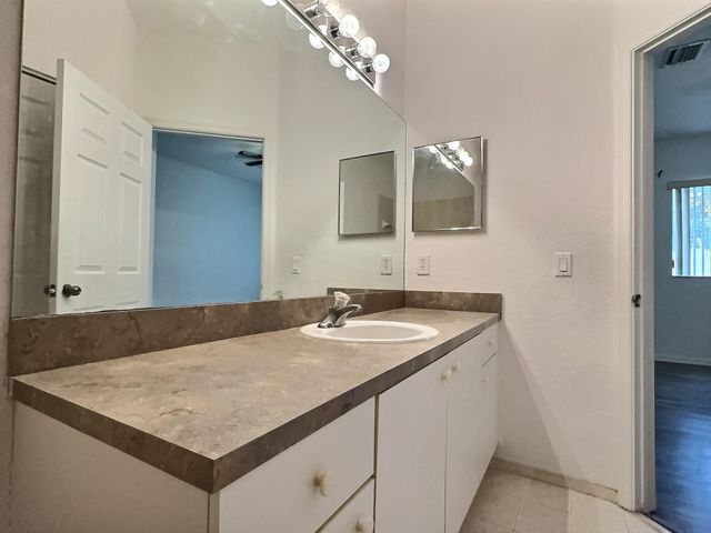 8833 S ISLES Circle 8833, Tamarac, FL 33321
