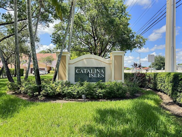 8833 S ISLES Circle 8833, Tamarac, FL 33321