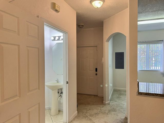 8833 S ISLES Circle 8833, Tamarac, FL 33321