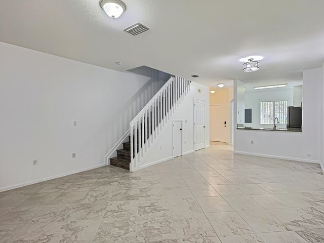 8833 S ISLES Circle 8833, Tamarac, FL 33321