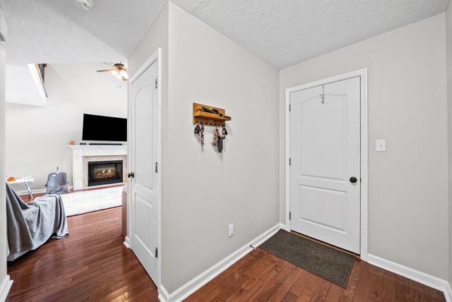 1101 Meachem Dr, Clarksville, TN 37042