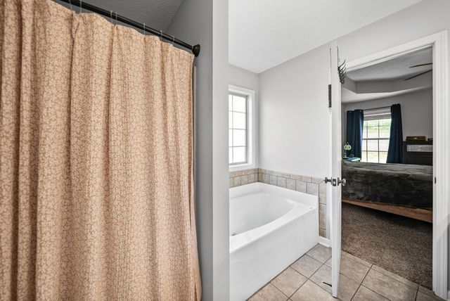 1101 Meachem Dr, Clarksville, TN 37042
