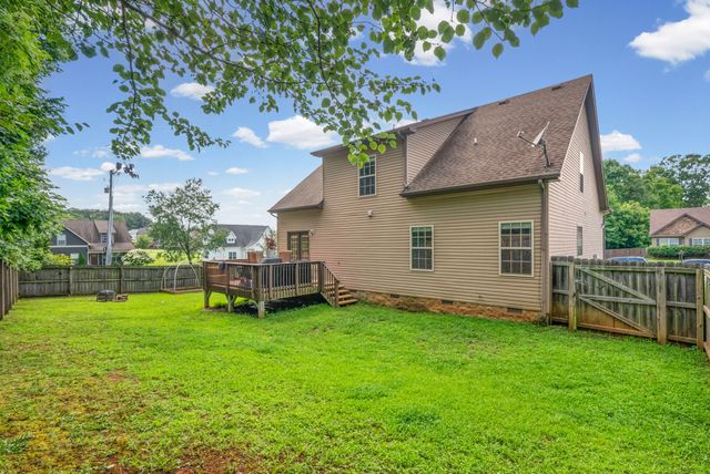 1101 Meachem Dr, Clarksville, TN 37042