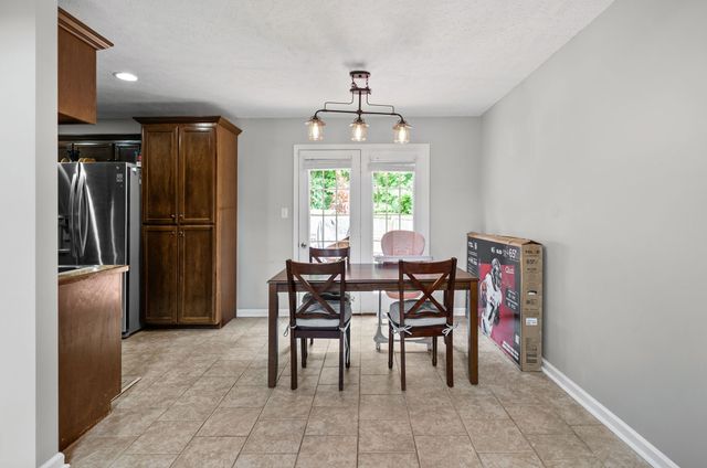 1101 Meachem Dr, Clarksville, TN 37042