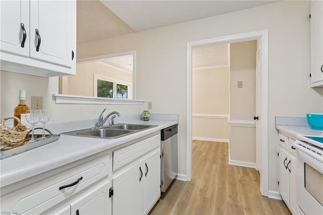 5314 Sloane SQ, Williamsburg, VA 23188