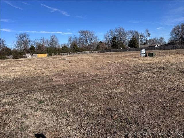 E Kenwood, Siloam Springs, AR 72761