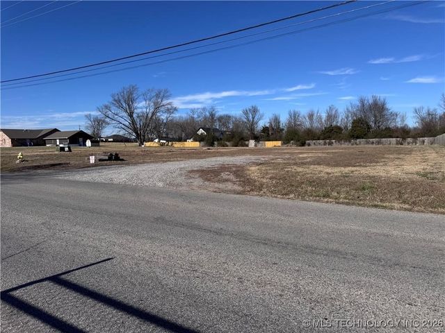 E Kenwood, Siloam Springs, AR 72761