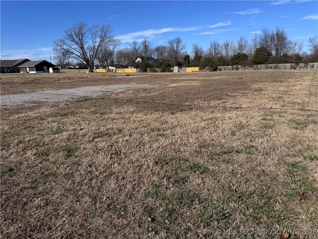 E Kenwood, Siloam Springs, AR 72761