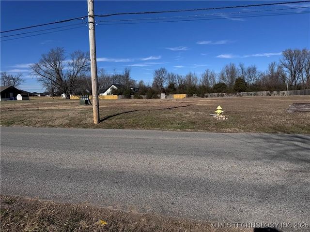 E Kenwood, Siloam Springs, AR 72761