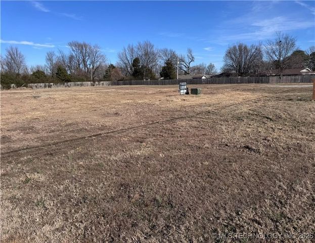 E Kenwood, Siloam Springs, AR 72761