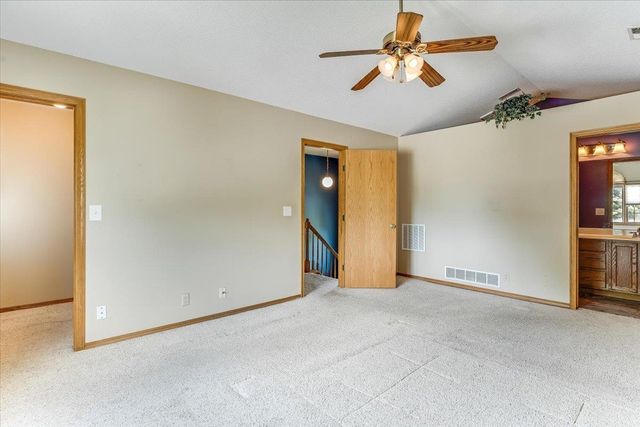 5359 S Stoneborough St, Wichita, KS 67217